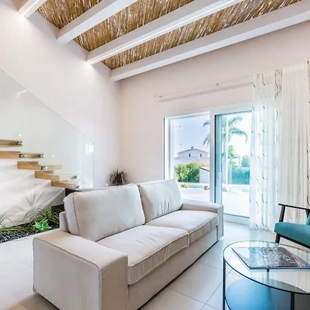 Dione Al Mare فيلة