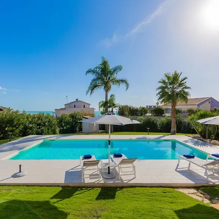 Dione Al Mare فيلة